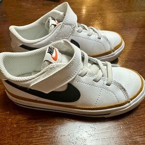 Nike toddler/kid shoes- unisex